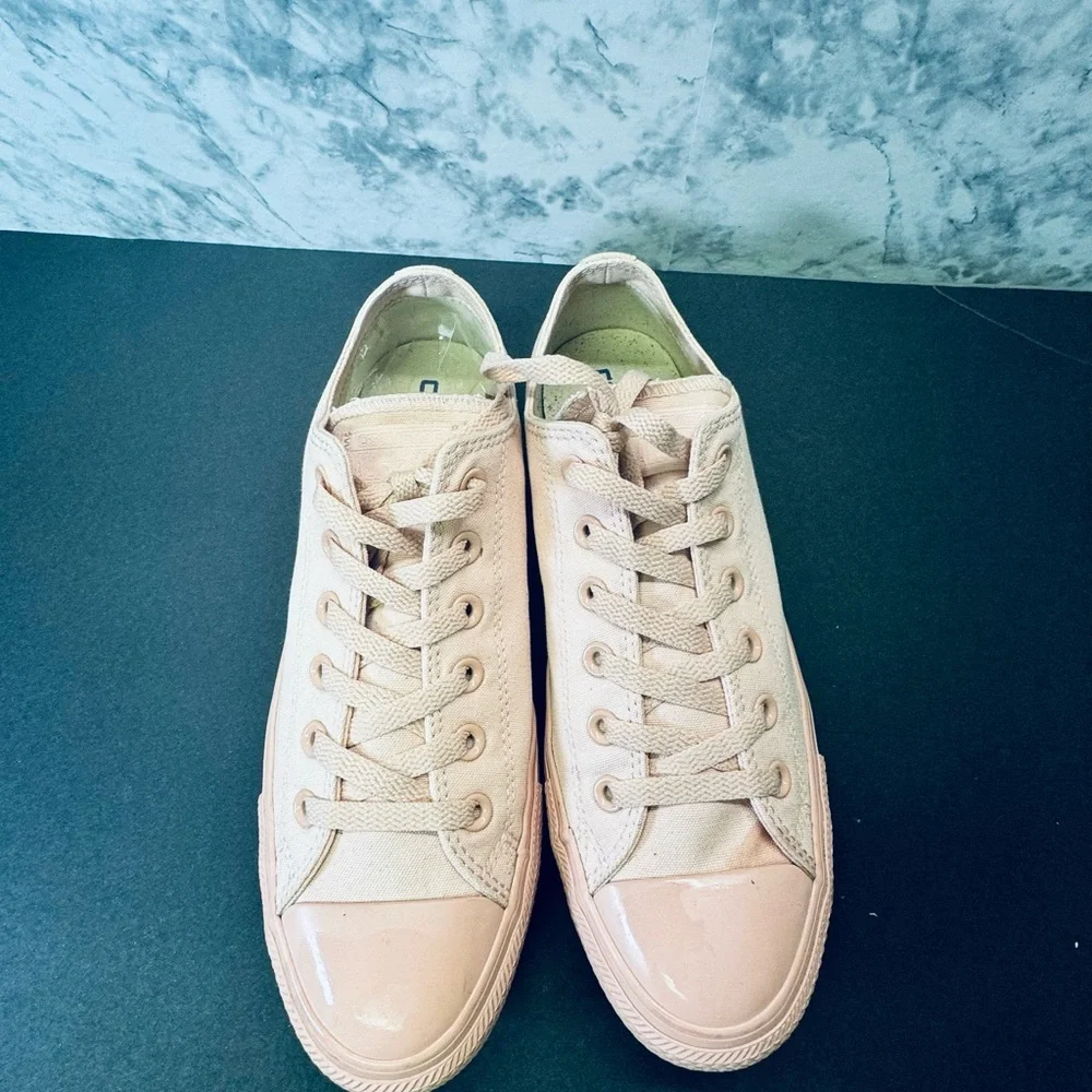 Converse Chuck Taylor All Star Unisex Low Top Sz Men’s (8) Women’s (10) Low Pink